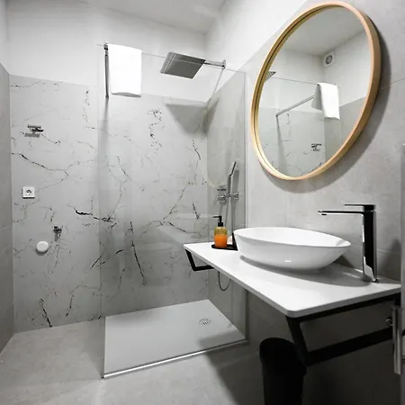 Apartment 4-star Design Bubamara