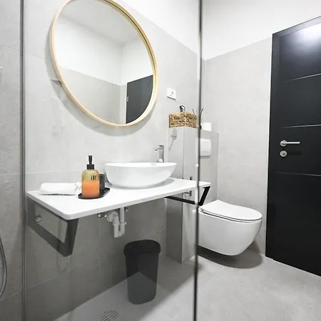 Apartment 4-star Design Bubamara
